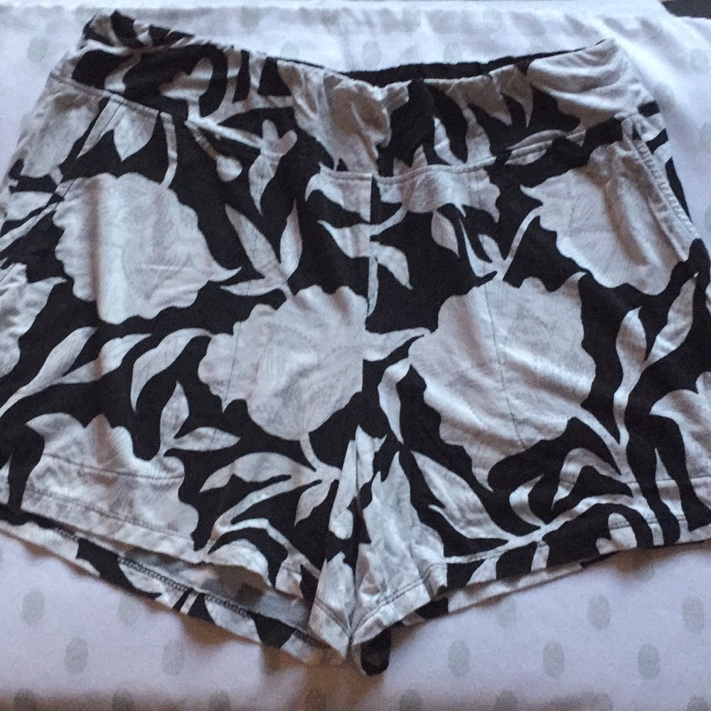 Cute floral patterned black and white shorts